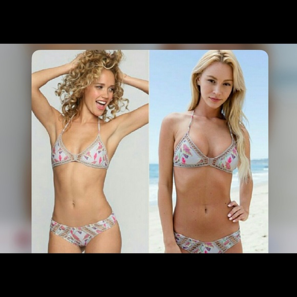 Andy Bikini Top and Maui Bottom in Vintage Hawai’i - Picture 6 of 7